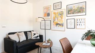 Elegant Fitzrovia Haven • Bright Modern 2BR - Pass the Keys - 3