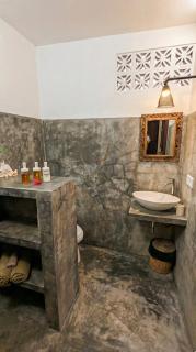 Uluwatu Surf Ranch - Ocean View Hacienda - 1