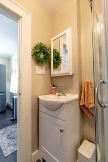 Quiet 1 Bdrm close to Dwntwn UVM UVMMC i89 - 5