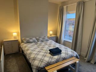 Central and Stylish Belfast City Home - 9