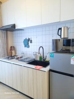 Comfy stays with Dee - 2