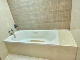 sea view 2 bedroom apartment ajman - 2