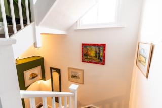 Central Stamford Apartment - Very Spacious - 8