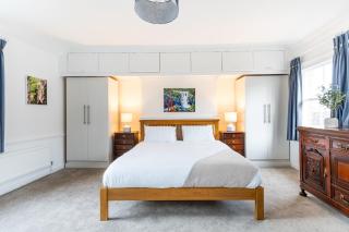 Central Stamford Apartment - Very Spacious - 6