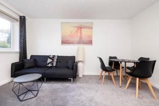 Edinburgh Morningside 2-Bedroom Apartment - Ground Floor - 7