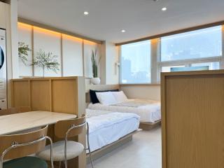 Dongdaemun INN SOON premium city view 2 bathrooms 3 beds - 8