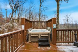 Honey Bee Hideaway - 9