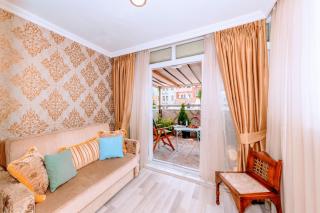 Walnut Shell Hotel - 9