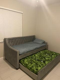 Orlando 4 bedroom built in 2021 - 9