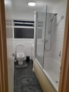 Comfort Haven, Sleeps7, WiFi, Parking, 10 min walk to the beach - 6