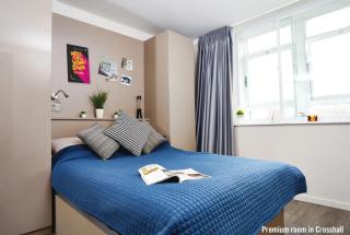 For Students Only Cozy Stays at Crosshall Street - 4