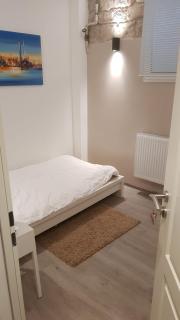 BudgetRooms - souterrain-private rooms & kitchen - 1