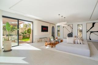 Villa Lilas-Luxe Pool, Steam Room & Gym - 1