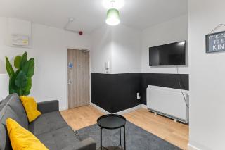 Central Spacious 1-Bedroom Flat - 9