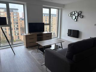 Modern 2-Bedroom Apartment in Central Birmingham - 6