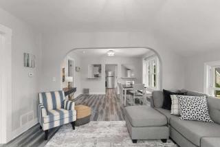 Sleeps 6 Near Neshotah Beach and Lake Michigan - 9