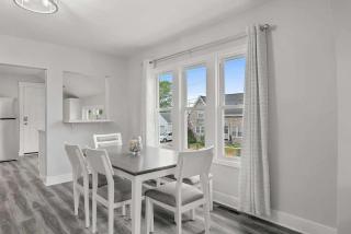 Sleeps 6 Near Neshotah Beach and Lake Michigan - 4