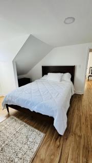 Cozy, Charming Cape Home near DC - 8