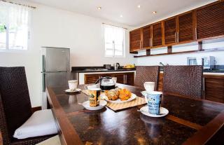 Right along the shoreline ! - 6