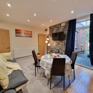 Coventry Retreat - Modern 2 Bed Apartment - 6