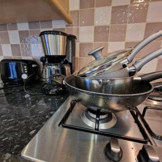 Coventry Retreat - Modern 2 Bed Apartment - 2