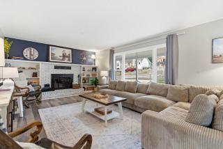 Branson Downtown Beauty - 4 BDR Home Sleeps 15 - 6