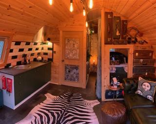 Coplow Glamping Pod & Hot Tub - 9