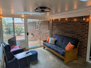 Game Day Getaway 2, Easy Walk to OSU Stadium - 1