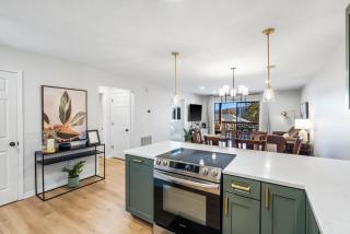 Avondale Hideaway - Condo for 6 - 2