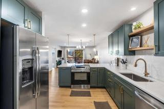 Avondale Hideaway - Condo for 6 - 3