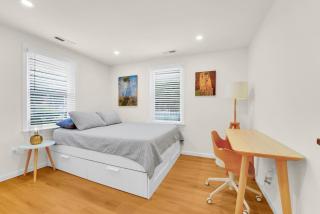 Upscale Arlington Retreat - Private Casita - Arcade - 3