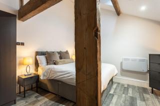 Bradford Luxury Apartment in the City Centre - 6