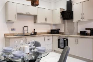 Bradford Luxury Apartment in the City Centre - 4