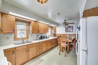 Spacious Retreat with Private Yard and Deck in Roscoe! - 8