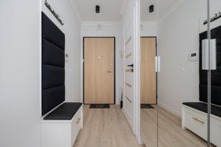 Air Conditioned Studio in Warsaw with Balcony by Noclegi Renters - 9