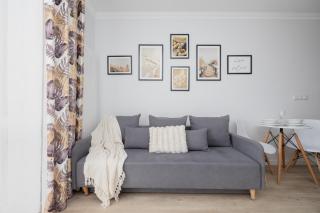 Air Conditioned Studio in Warsaw with Balcony by Noclegi Renters - 3