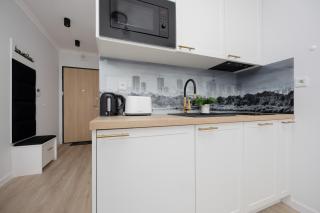 Studio in Warsaw with Air Condition & Balcony By Noclegi Renters - 5