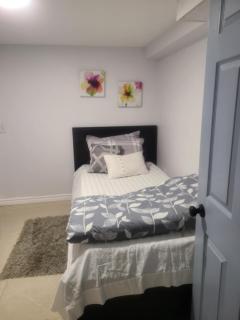 2 bedroom + Bath in Eastyork - 8