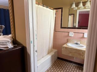 Rainbow Fountain Motel - 5