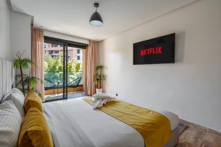 Modern 1BR , Balcony & WiFi & 2min Eden - 3