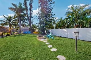 Waterfront Getaway - 3