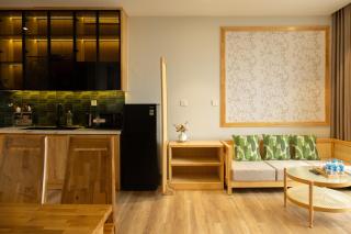 Ở Space Homestay Ecopark - Sol Room Landmark 2 - 2BR Red river view with sauna - 9