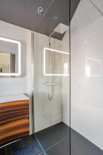 Edwardian Manor hot tub & Pool in Glasgow, Gated - 4