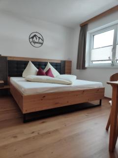 Anni, Apart - Tux - 3