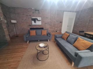 Stylish modern 2 bedroom apartment - 7