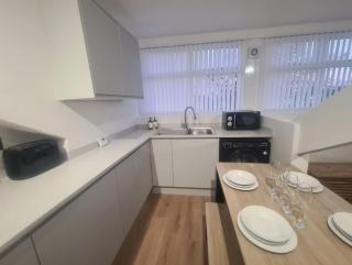 Stylish modern 2 bedroom apartment - 1