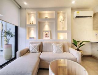 Enchanting 2BR with Balcony in Morros - 1