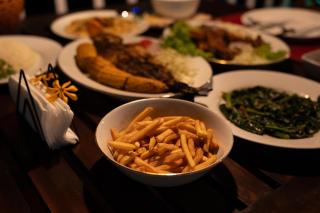 Scenery River Star Hotel - 5