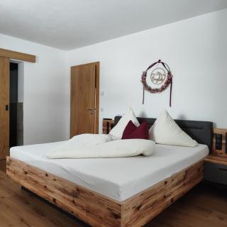 Anni, Apart - Tux - 1