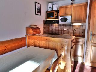 Appartement 2 pièces + coin montagne, balcon sud, au centre du village - FR-1-458-139 - 7